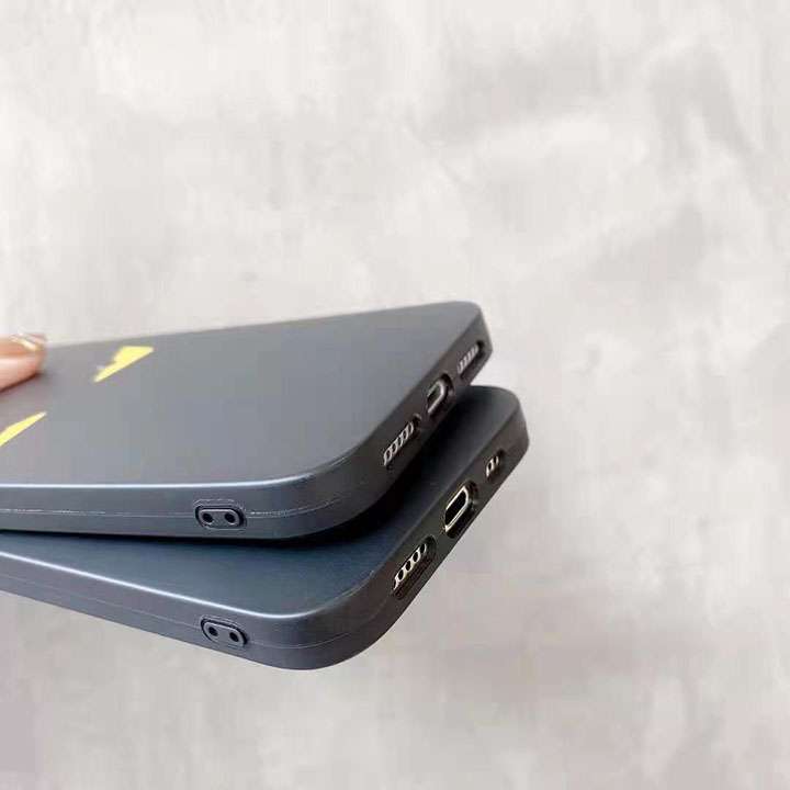 アイフォン 11promax ブランド fendi 保護ケース